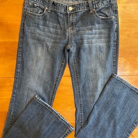 Vanity jeans size 32 Clearance
